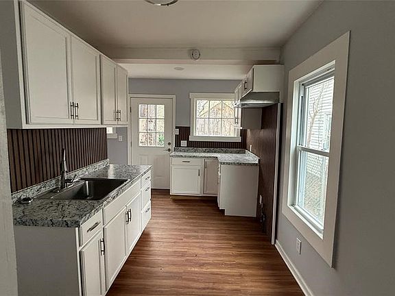 5th image of 547 State St