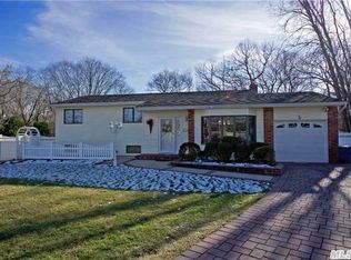 5 Maple Mall, Commack, NY 11725
