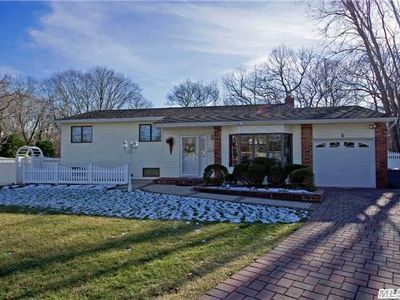 5 Maple Mall, Commack, NY, 11725