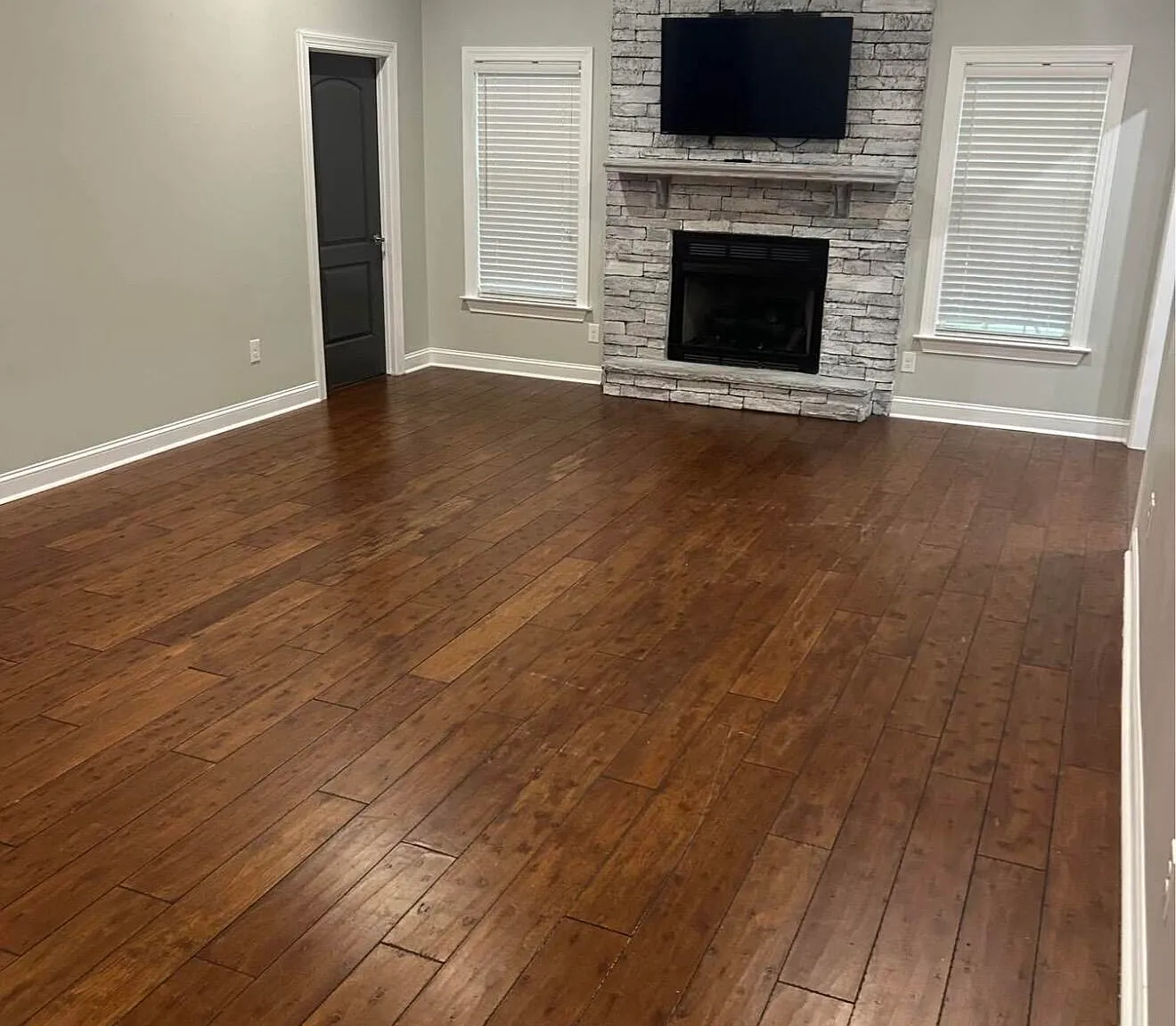 3 bed, 3.0 bath, 2506 sqft, $2,100 — Photo 4