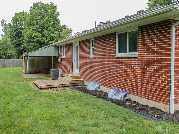 3rd image of 1132 Cloverfield Ave