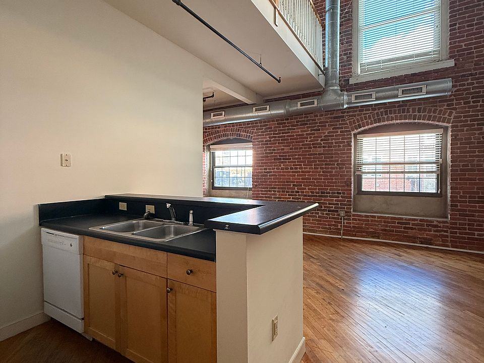 1st image of 1414 W Marshall St #211
