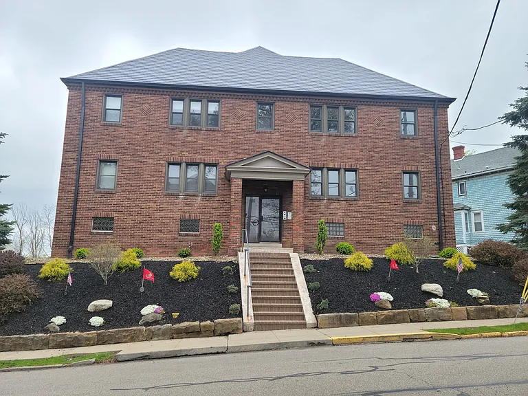 400 Ridgewood Ave #1 — Photo 3