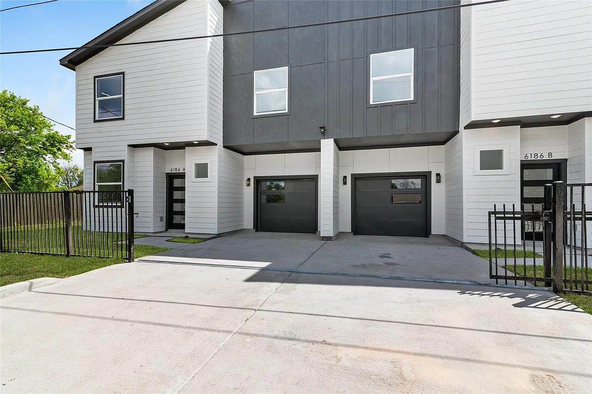 Building Photo - 6186 Eastland St #A