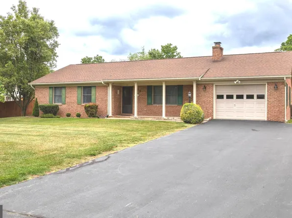 1 Meadow Ln, Luray, VA 22835