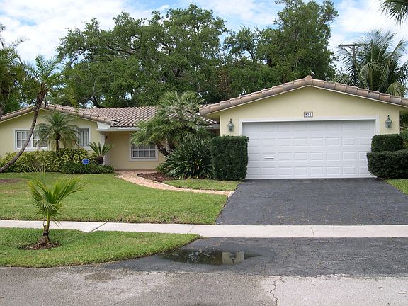 Beautiful 3 bedroom 2 bath on a corner lot