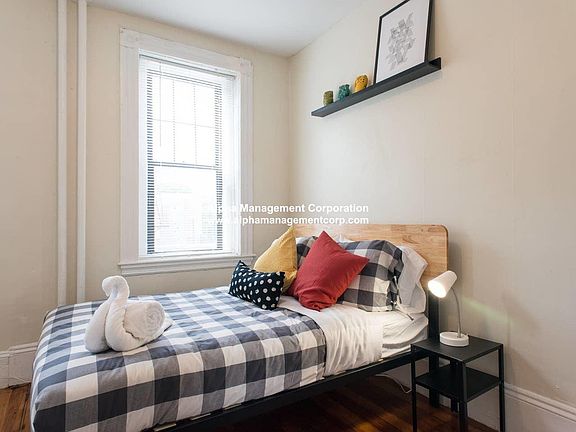 5th image of 44 Babcock St #22