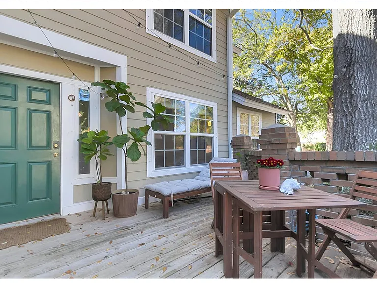 1030 Planters Pl — Photo 2