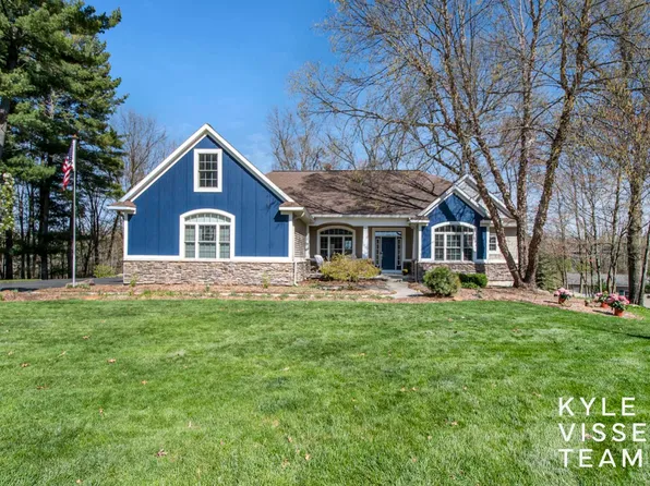 9215 Knights Ct SE, Alto, MI 49302