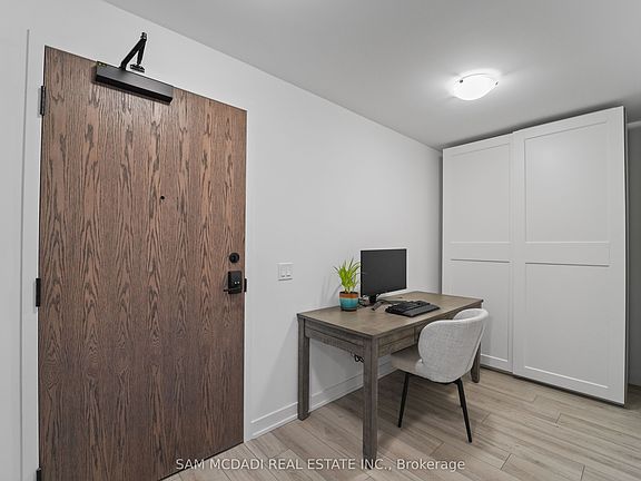 4th image of 1035 Southdown Rd #1403