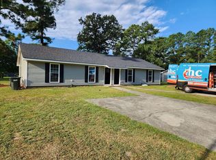 6469 Rockford Dr, Fayetteville, NC 28304