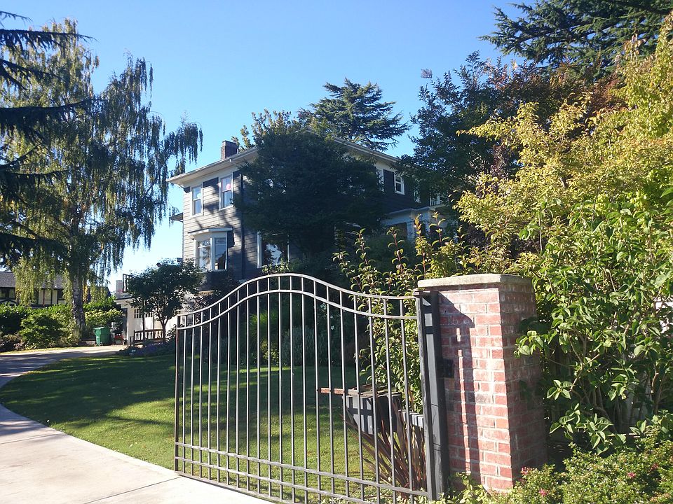 2nd image of 3601 47th Ave NE