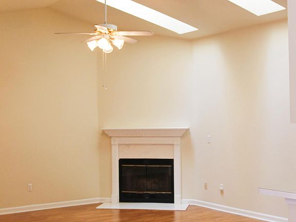 4th image of 1039 Wildacres Way