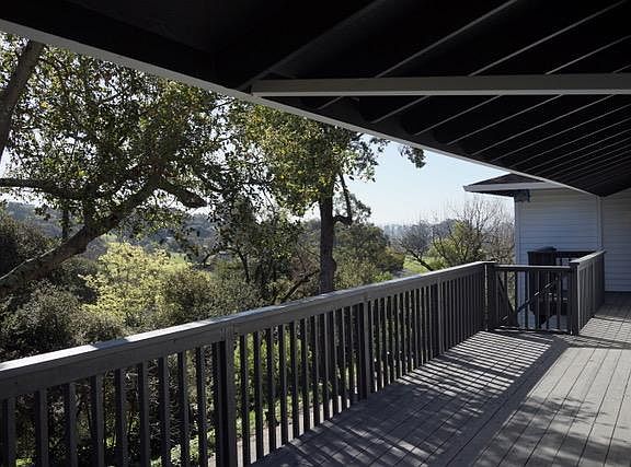 4th image of 1117 Hilton Ave