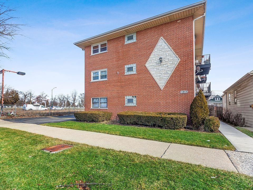 1st image of 3553 N Neenah Ave APT 3B