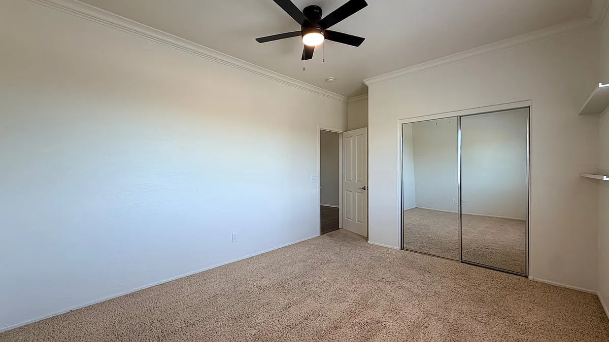 17738 North Carmen Avenue — Photo 2