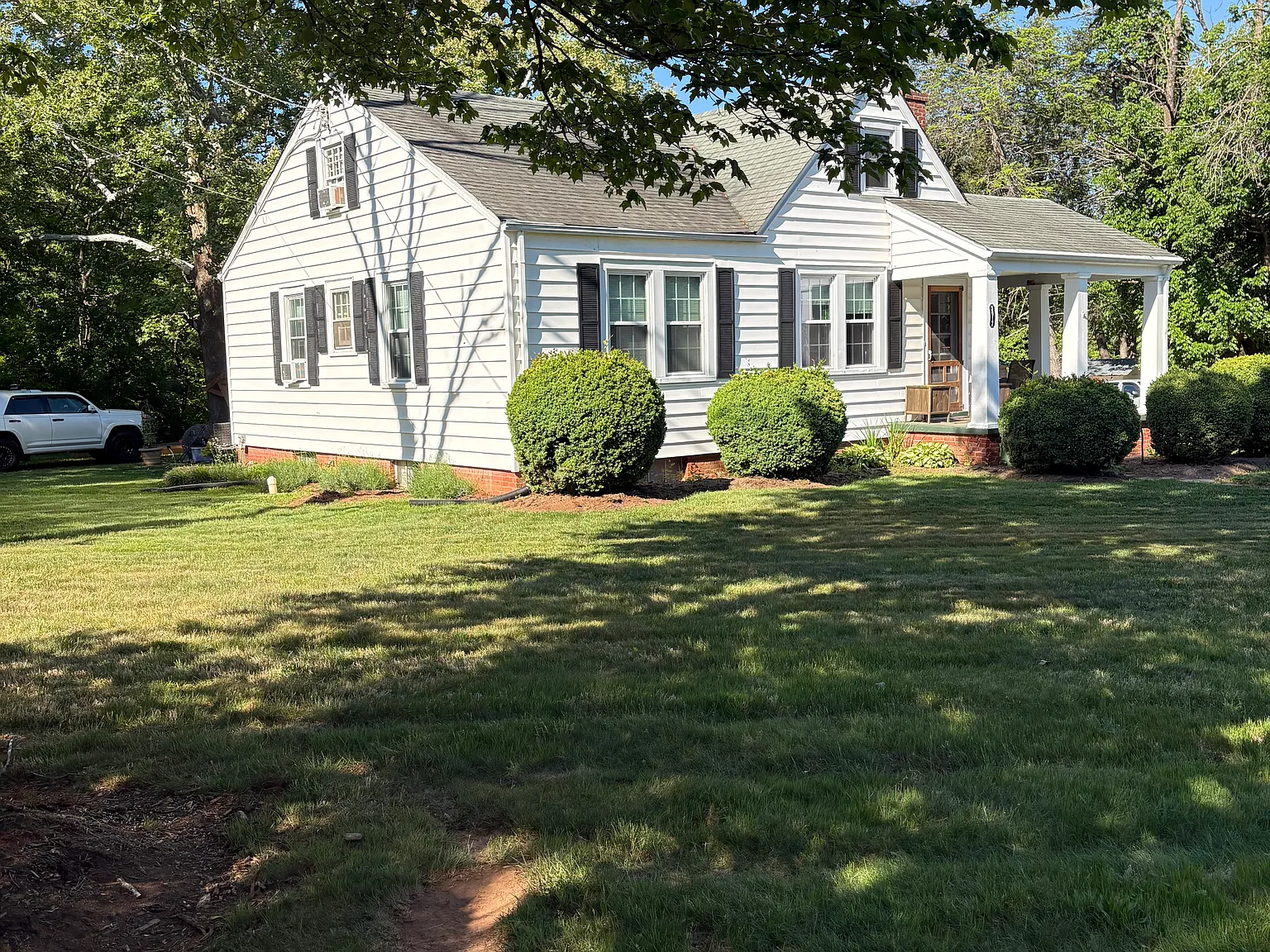 3 bed, 1300 sqft, $2,100 — Photo 3