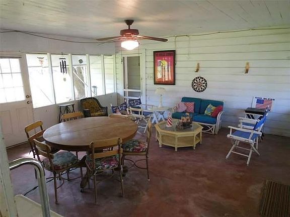 Screen room for your party enjoyment