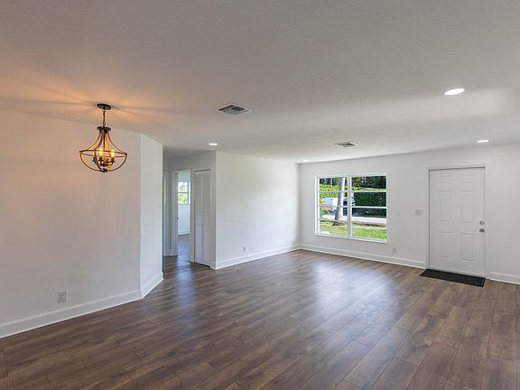 5th image of 7220 Clarke Rd