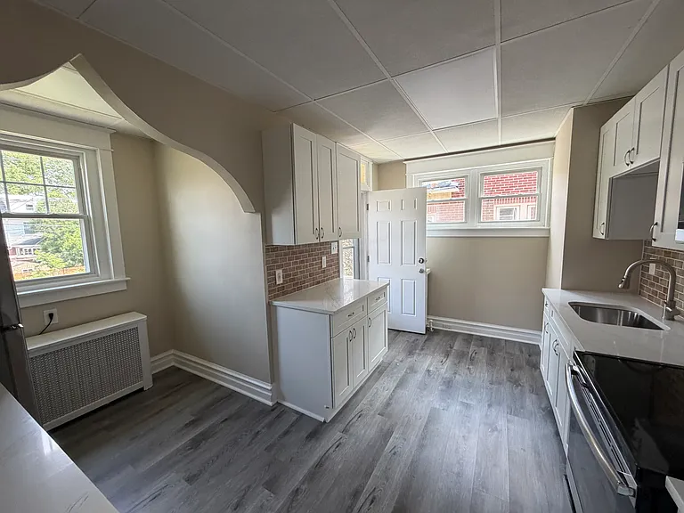 1210 Lorain Ave — Photo 16