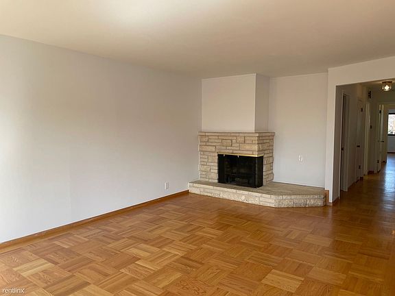 4th image of 640 Santiago St