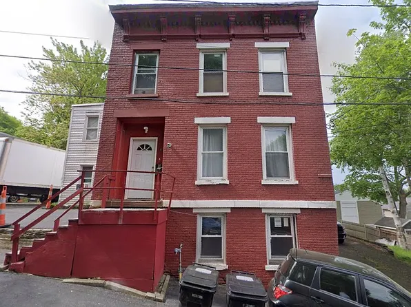 96 Hanover St, Troy, NY 12180