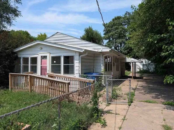 2932 Mahaska Ave, Des Moines, IA 50317