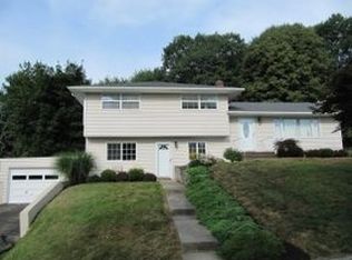 13 Dover Dr, Endicott, NY 13760