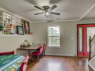 4 bed, 2352 sqft, $2,250 — Photo 3
