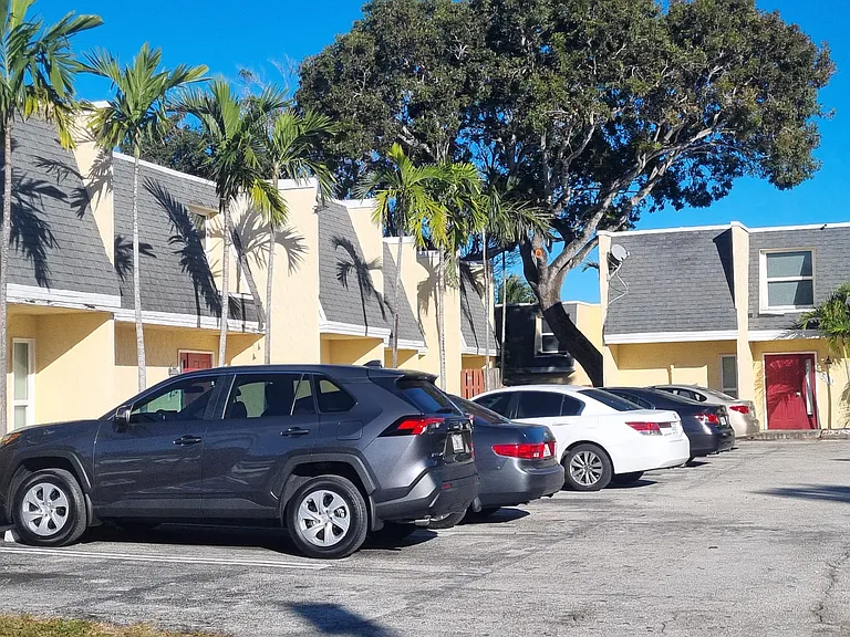 Pelican Pointe — Photo 19