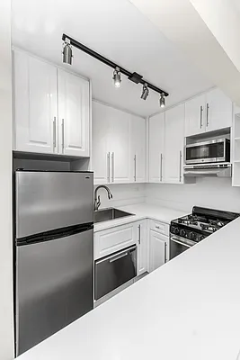 Rented by REAL New York | media 4