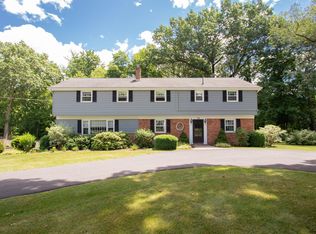 34 Hemlock Dr, Clifton Park, NY 12065