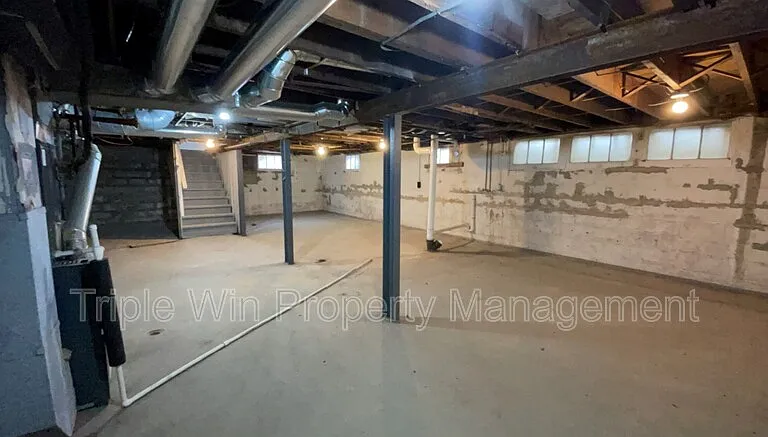 802 Rowles Ave — Photo 36