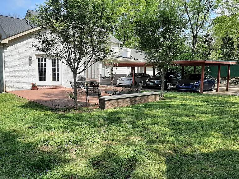 3927 Woodlawn Dr — Photo 15
