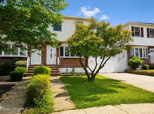 221 Abingdon Ave, Staten Island, NY 10308