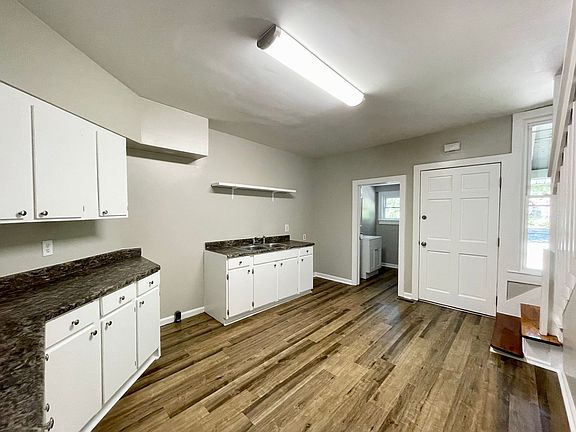 5th image of 322 Oliver St #322