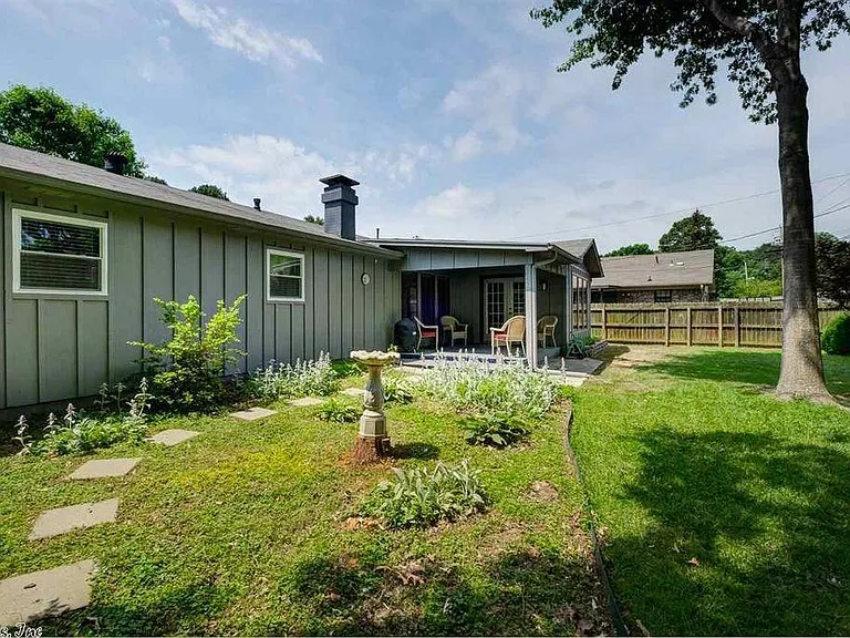 4 Castle Hill Ct — Photo 24