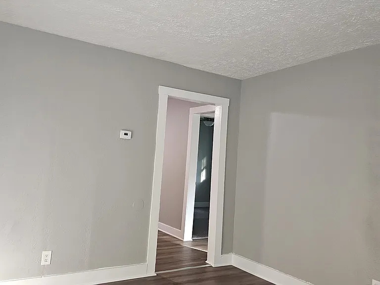 6804 Twin Dr — Photo 2