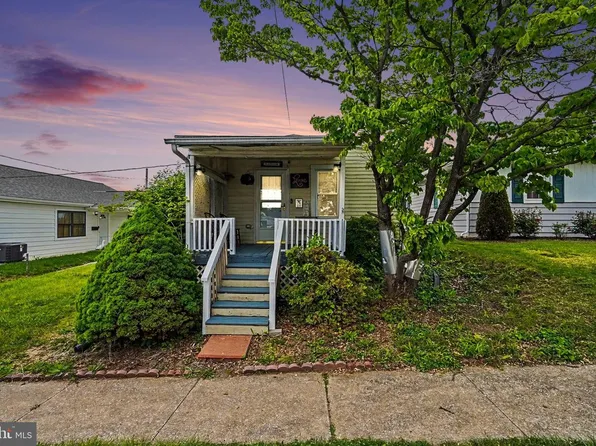 17 W Pine St, Enola, PA 17025