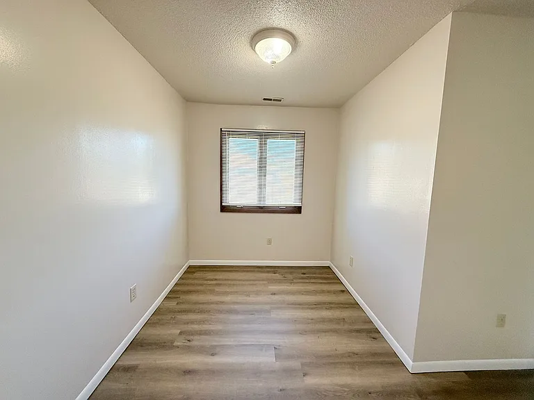 Thompson Apartments — Photo 7