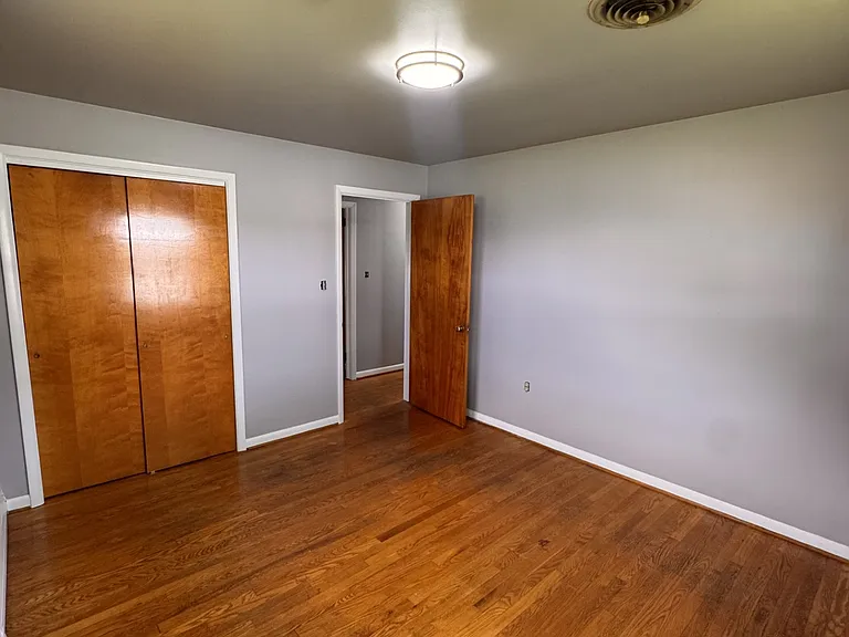 10033 Jonestown Rd — Photo 24