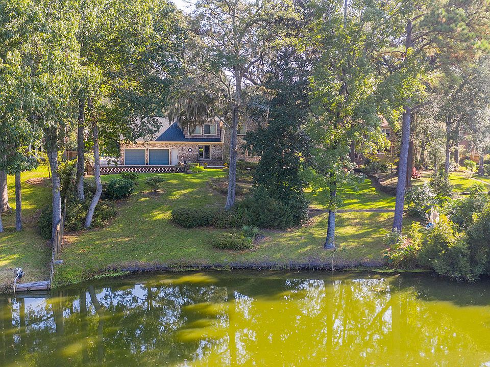 1st image of 222 Lakeview Dr