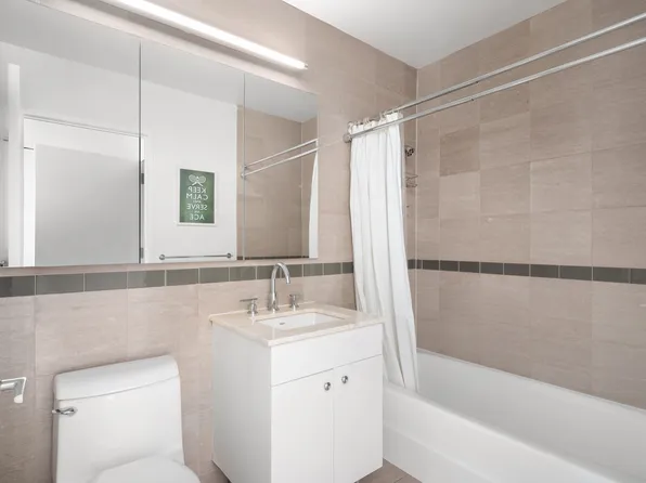 212 East 57th Street image 9 of 10