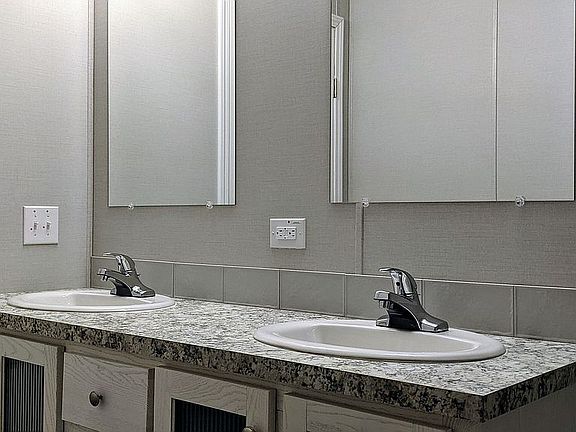 2nd image of 4004 Peach Blossom Ln