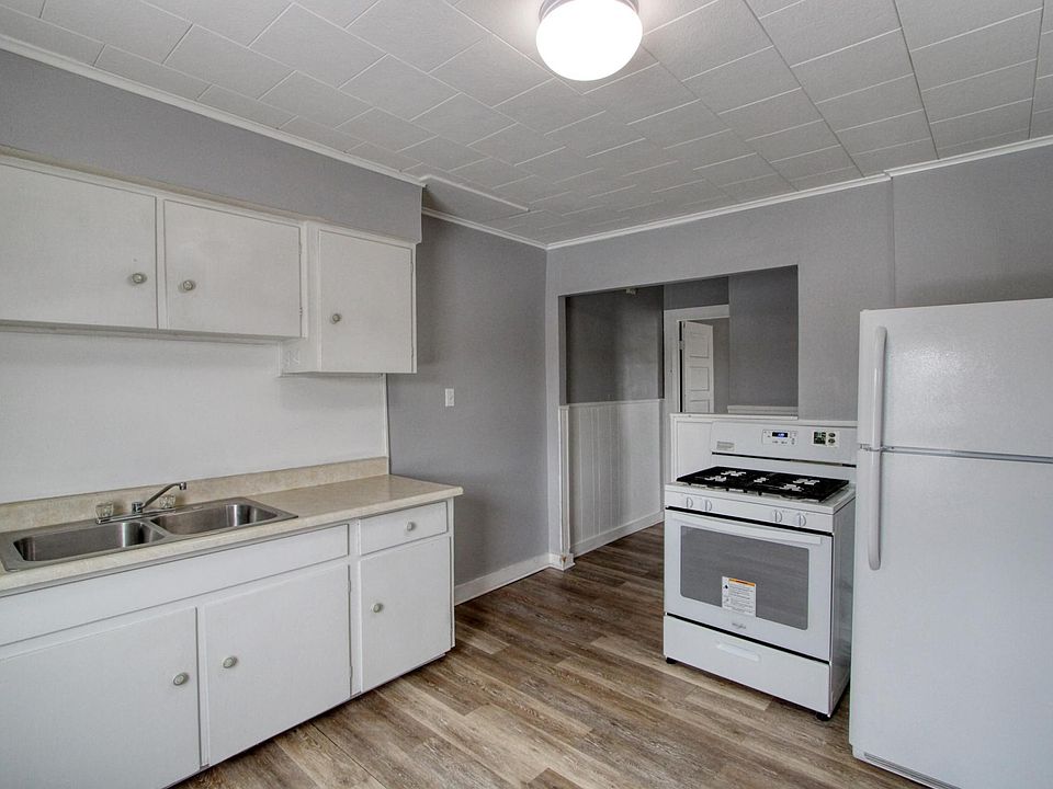 1st image of 15 Tremaine Ave