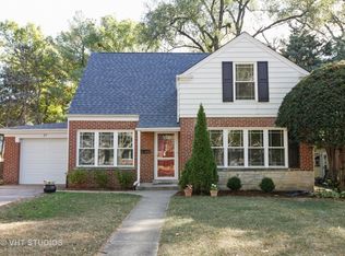 29 Indian Dr, Clarendon Hills, IL 60514