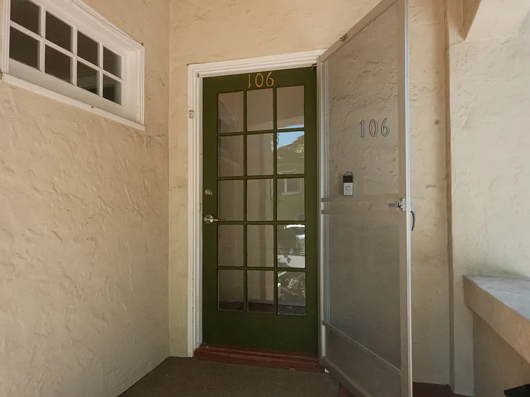 106 Treanor St — Photo 4