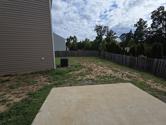 5th image of 201 Tucker House Ln