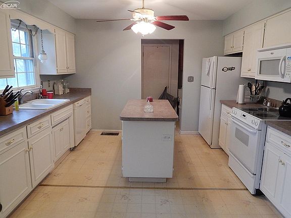 3rd image of 1243 Woodnoll Dr