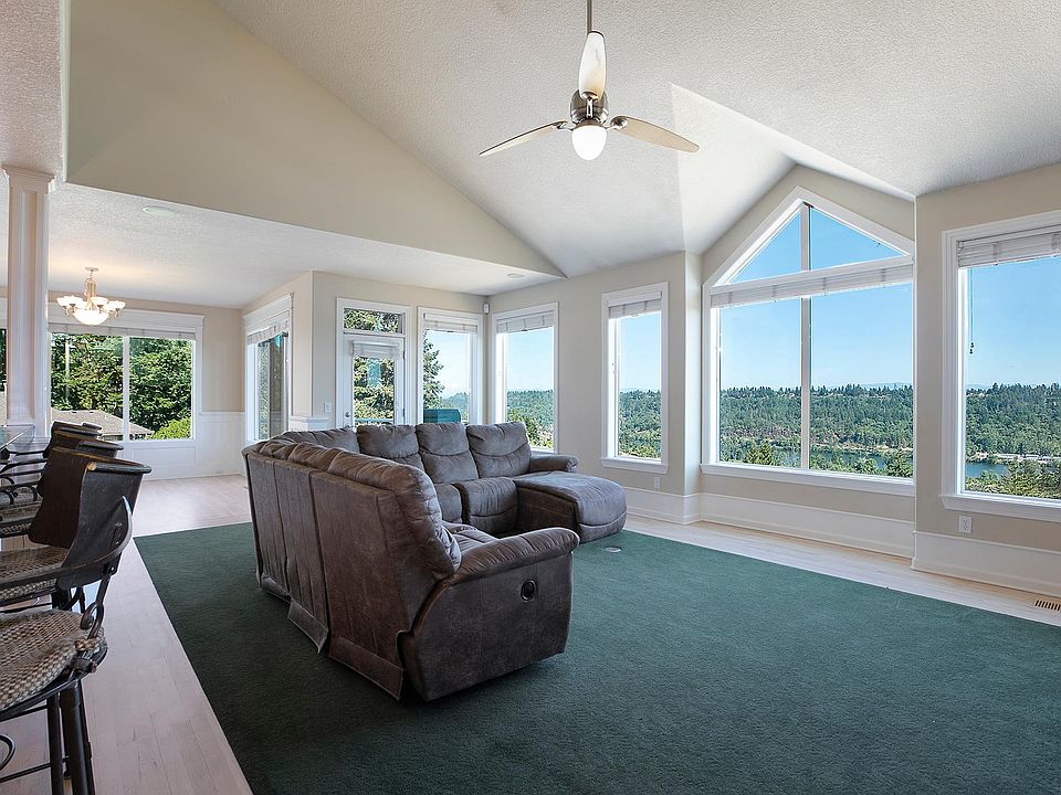 Grand Living Room with views of Willamette and Mt. Hood